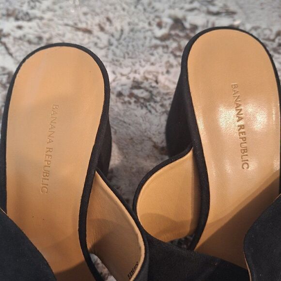 Banana Republic Black Suede heels sandals size 9M‎ - Picture 5 of 9